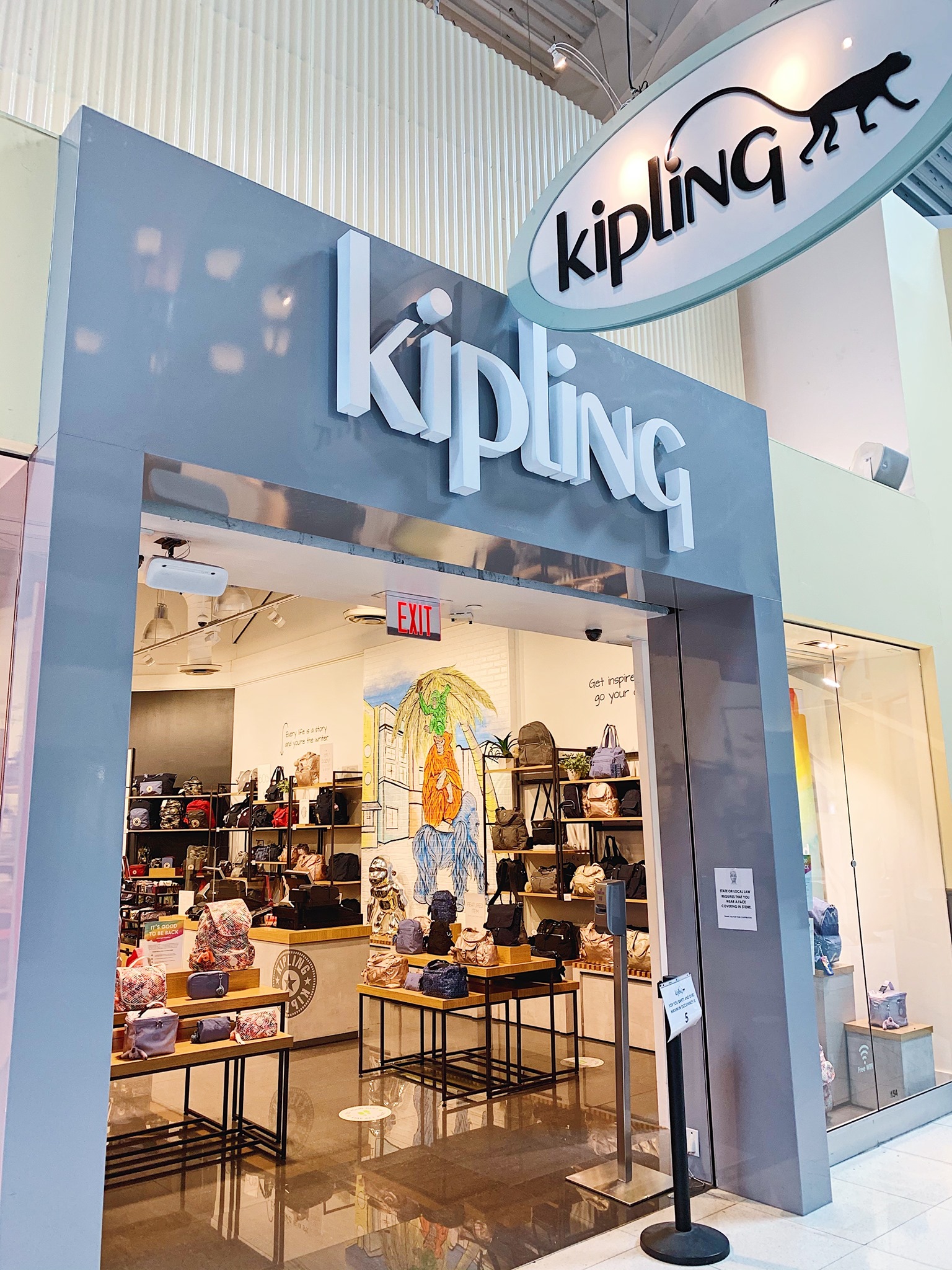 Shop 'Til You Drop at the Dolphin Mall in Miami – American Travelink